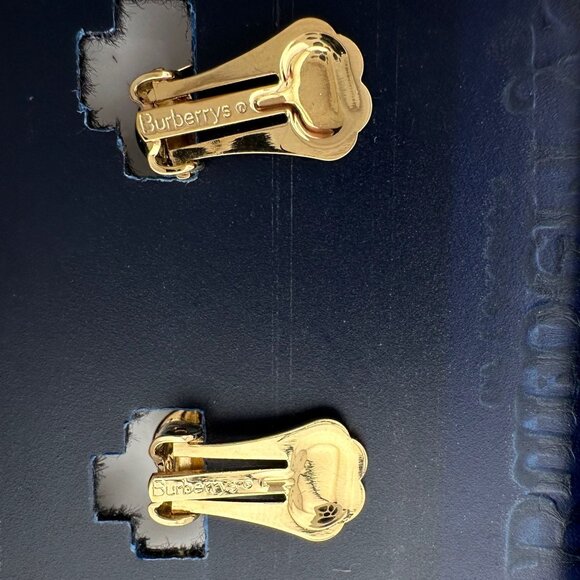 Burberrys of London Nova Check Clip On Earrings with Branded Dust Bag - Picture 11 of 14